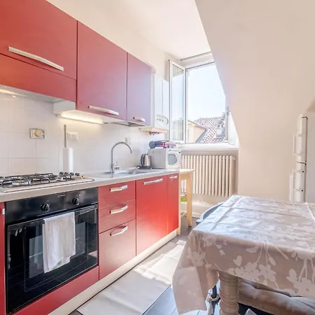 Casa Valeggio Attic Apt Few Steps From Porta Nuova Apartamento Turim