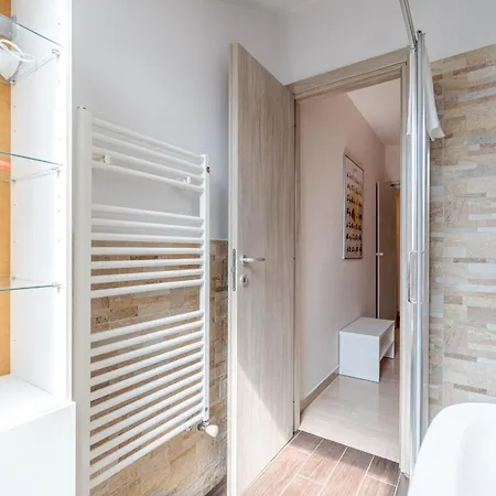 Apartment Casa Valeggio Attic Apt Few Steps From Porta Nuova *