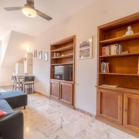 Apartment Casa Valeggio Attic Apt Few Steps From Porta Nuova Turin